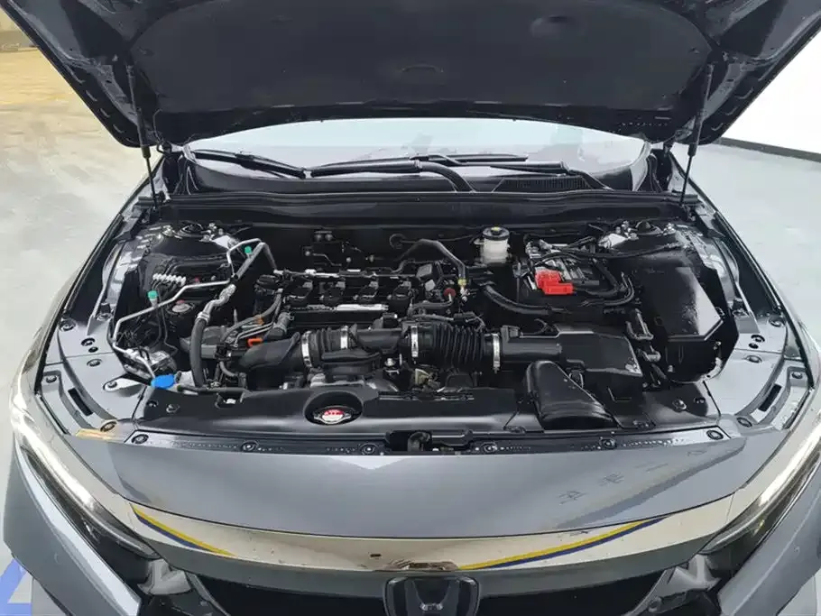 Honda Accord — фото 10