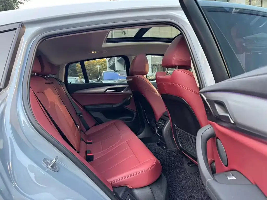 BMW X4 2023 из CN, фото 7
