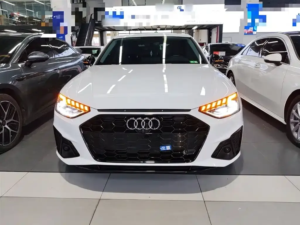 Audi A4L 2022 из CN, фото 8
