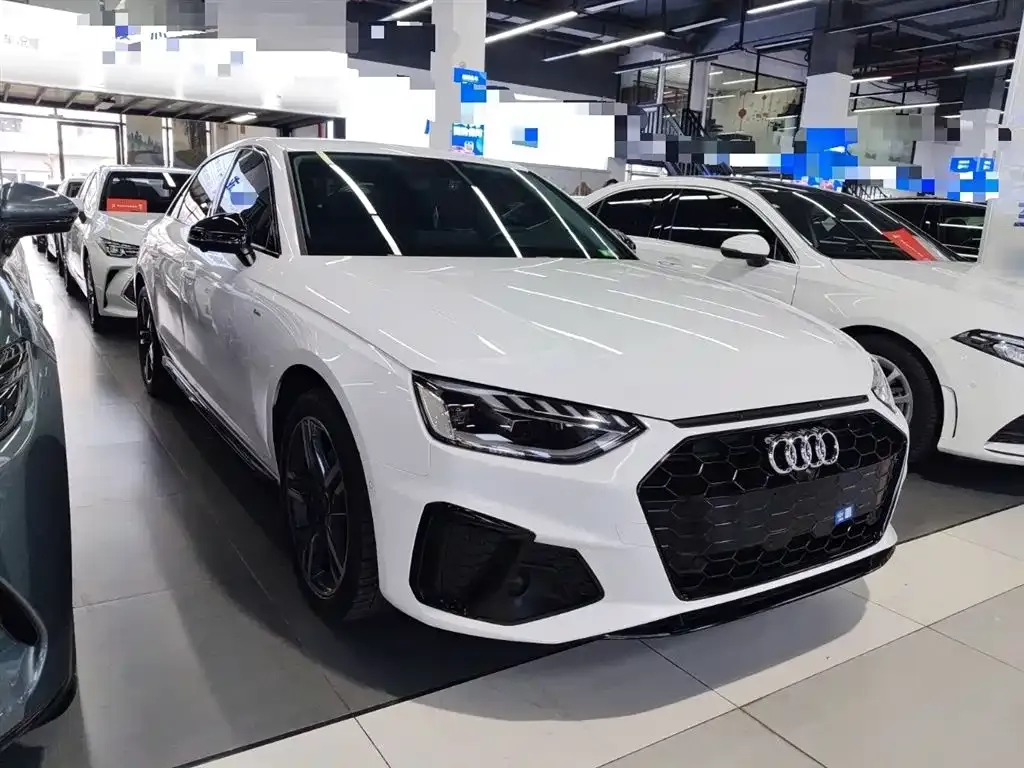 Audi A4L 2022 из CN, фото 2