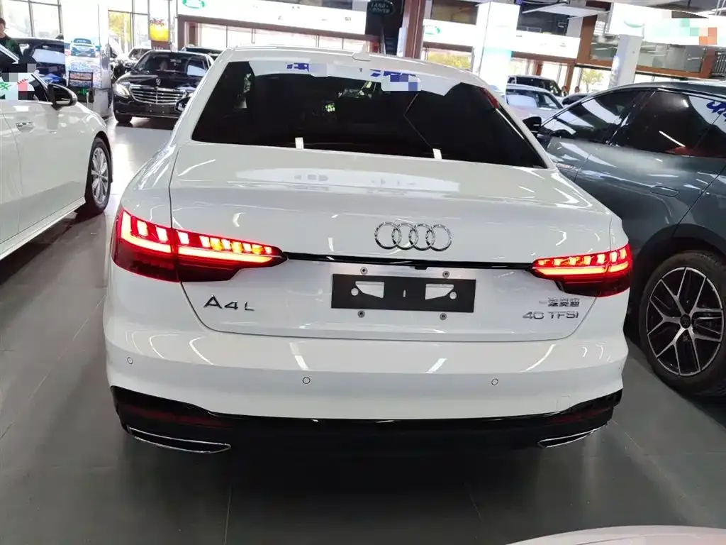 Audi A4L 2022 из CN, фото 9