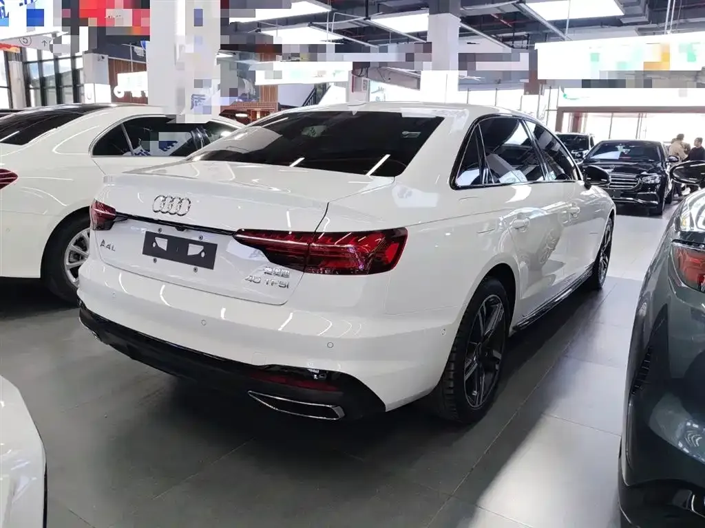 Audi A4L 2022 из CN, фото 5