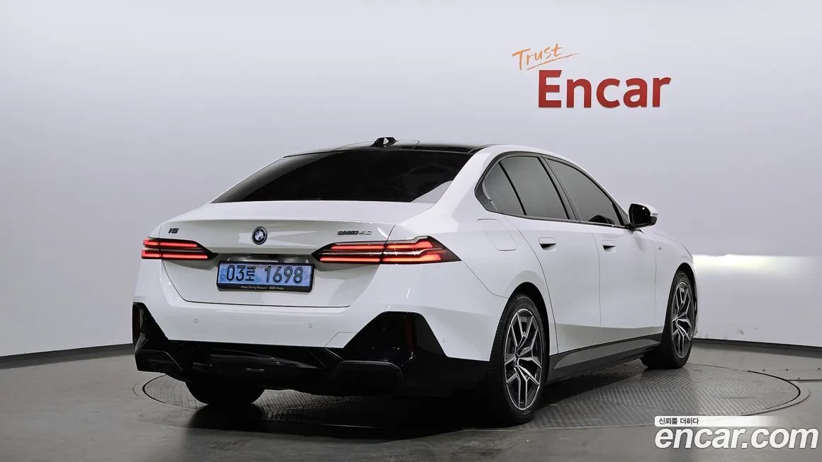 BMW i5 — фото 2