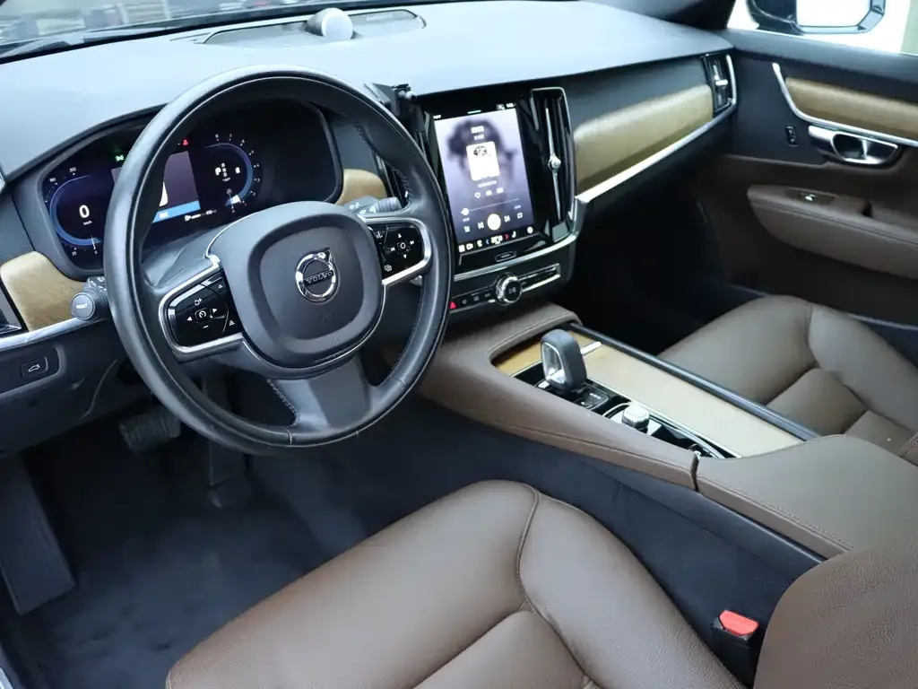 Volvo S90 — фото 9