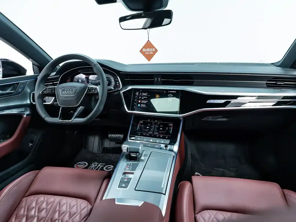 Audi A7L 2024 из CN, фото 10