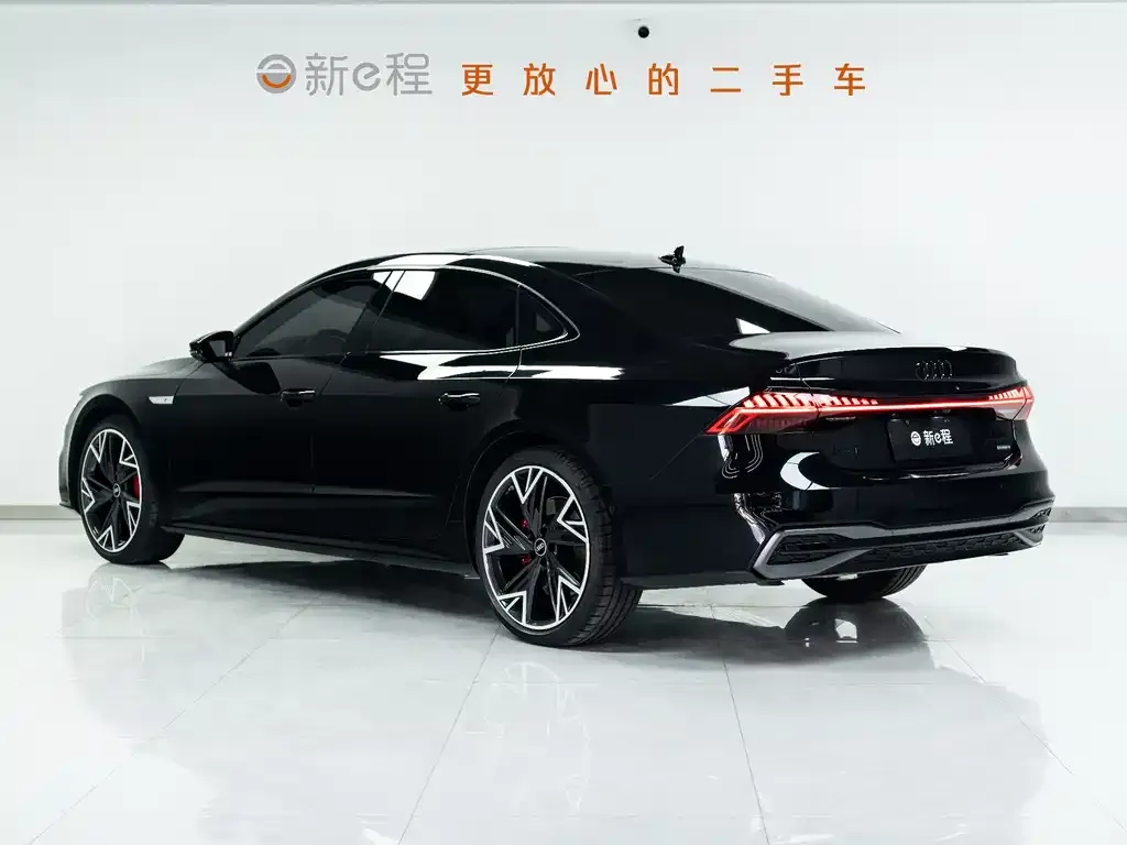 Audi A7L 2024 из CN, фото 4
