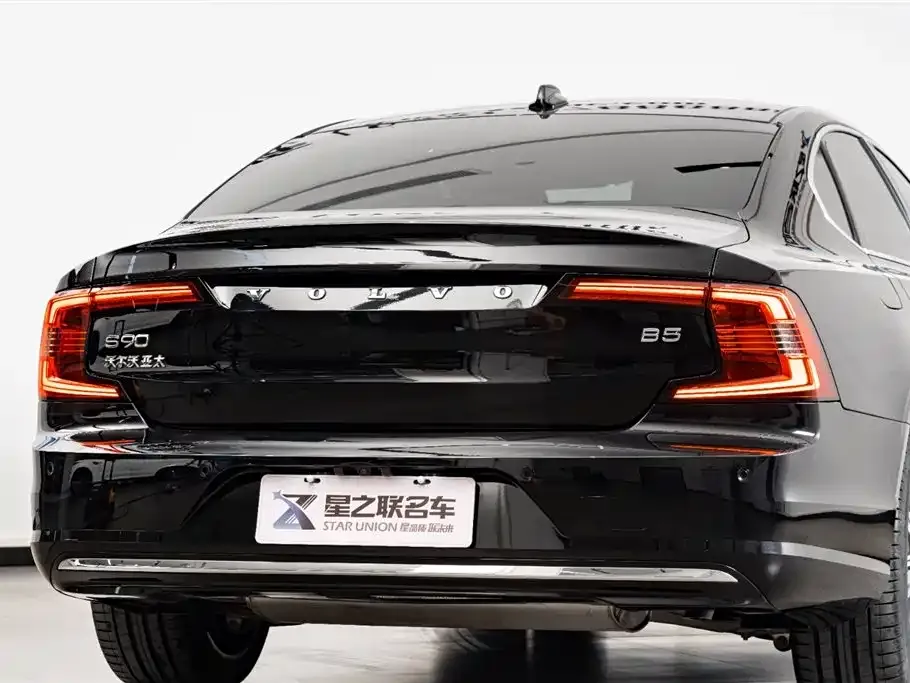Volvo S90 2023 из CN, фото 5