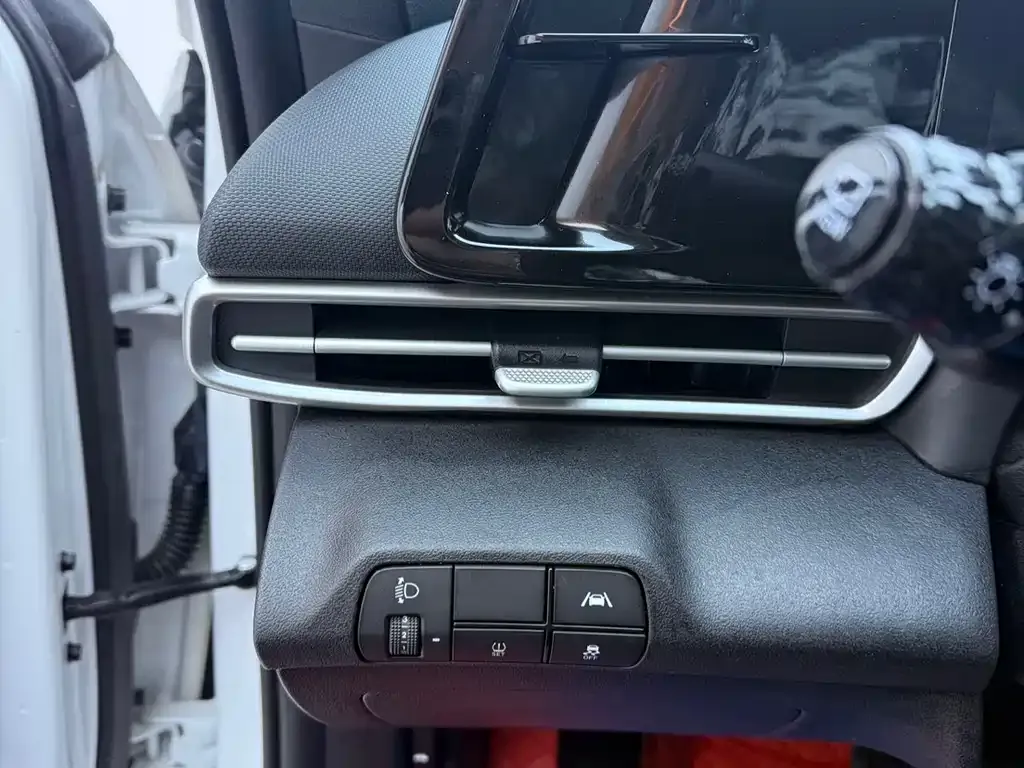 Hyundai Elantra — фото 4