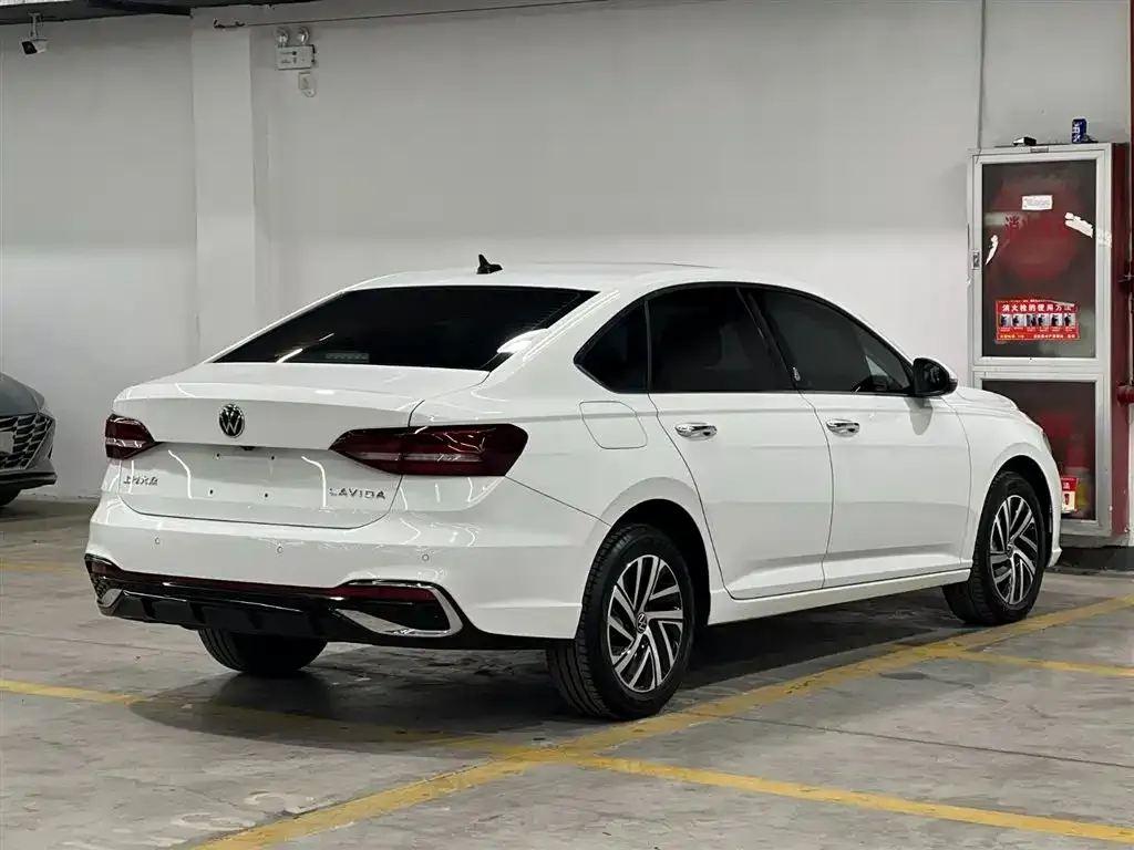 Volkswagen Lavida 2023 из CN, фото 7