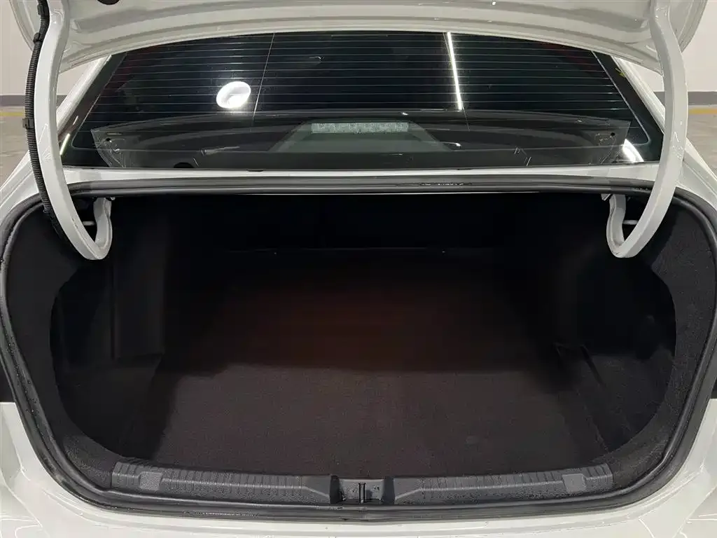 Volkswagen Lavida 2023 из CN, фото 2