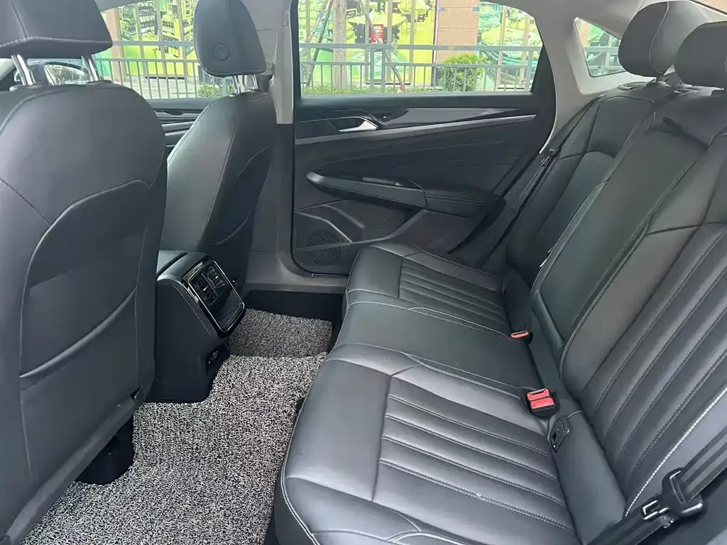 Volkswagen Passat — фото 2