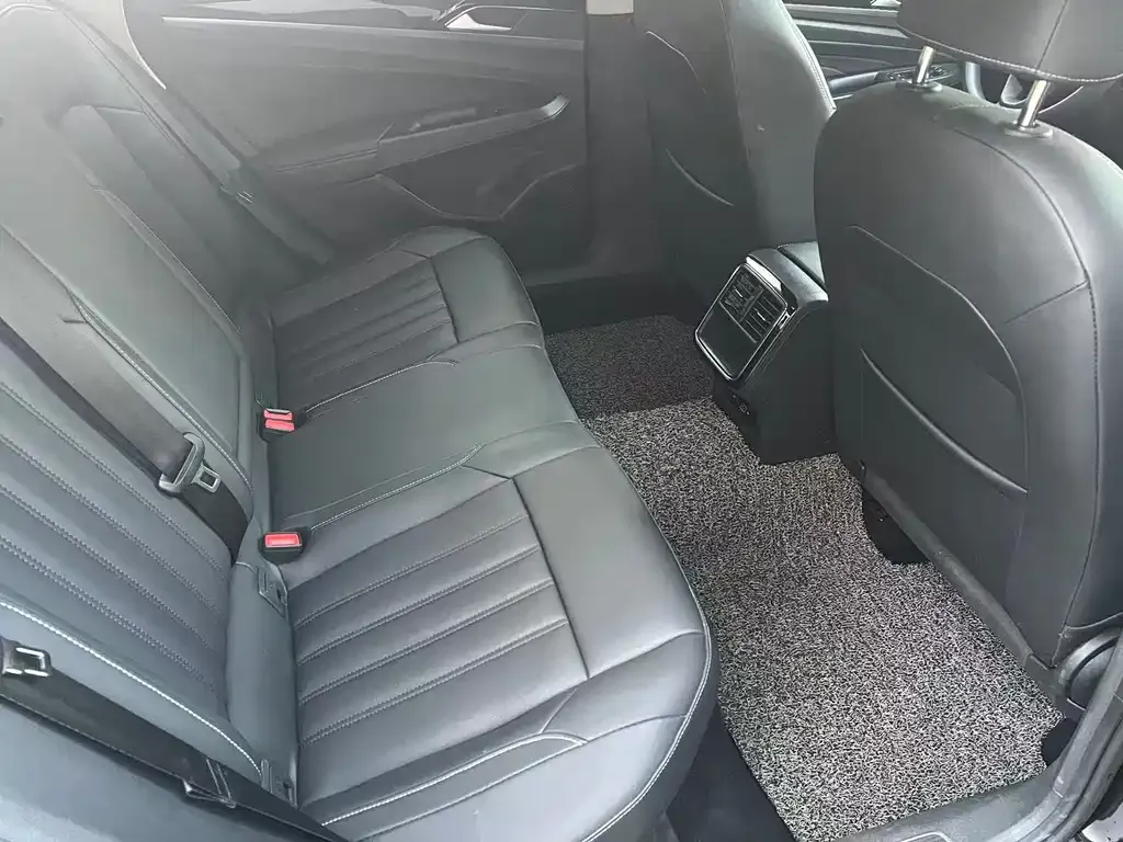 Volkswagen Passat — фото 5