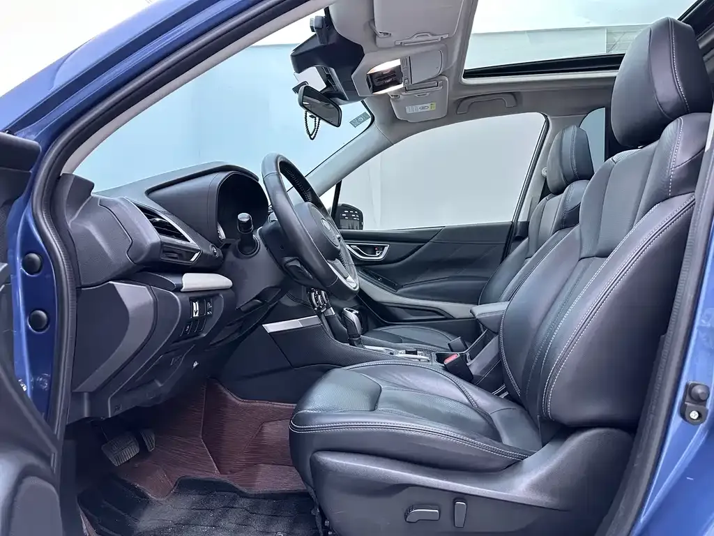 Subaru Forester 2023 из CN, фото 3