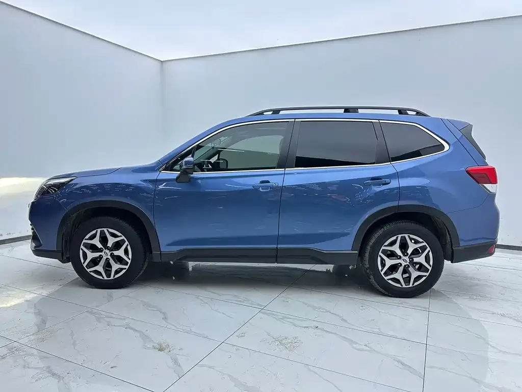 Subaru Forester 2023 из CN, фото 8