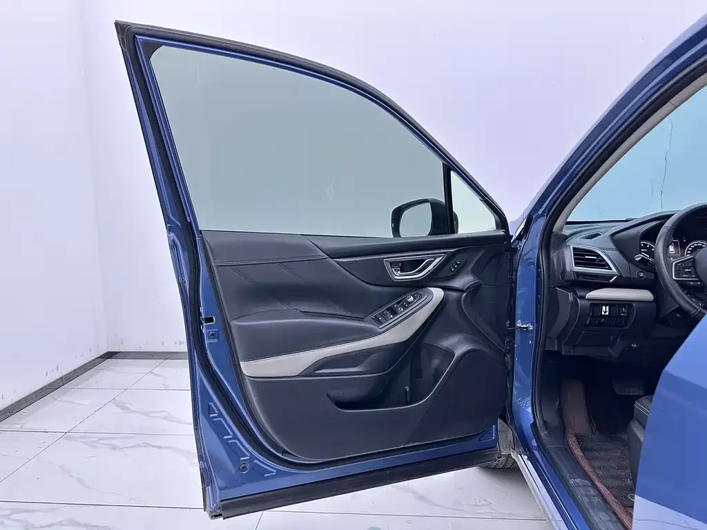 Subaru Forester 2023 из CN, фото 9
