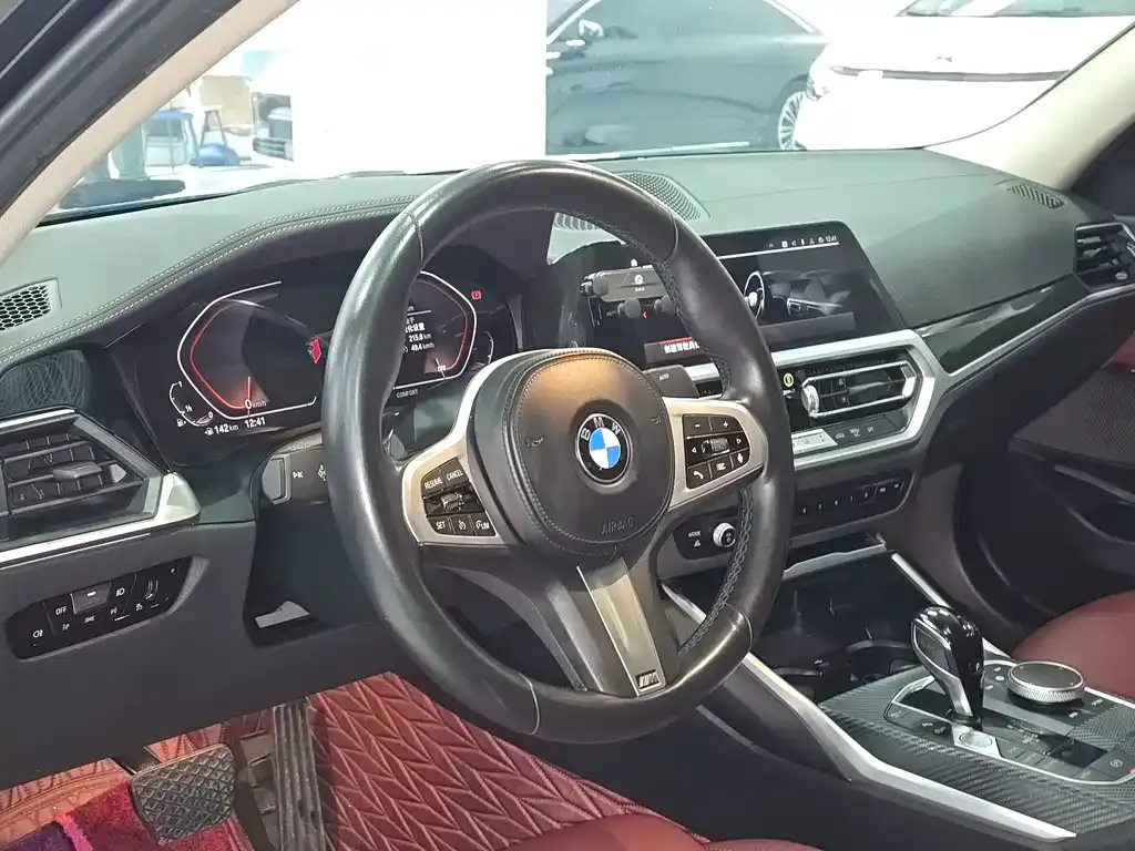 BMW 3 Series 2022 из CN, фото 2