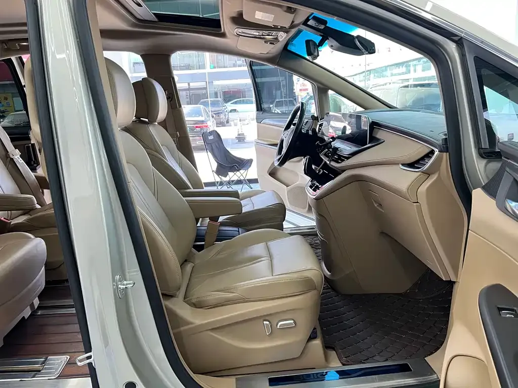 Buick GL8 2021 из CN, фото 9