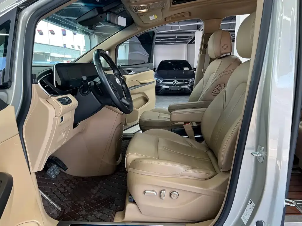 Buick GL8 2021 из CN, фото 7