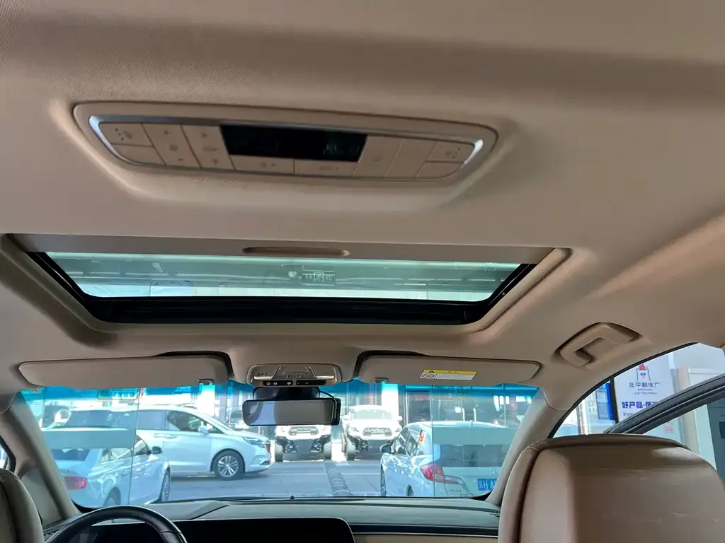 Buick GL8 2021 из CN, фото 3