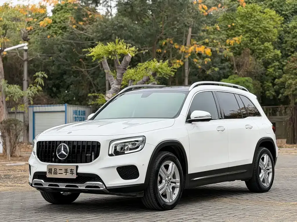 Mercedes-Benz GLB — фото 1