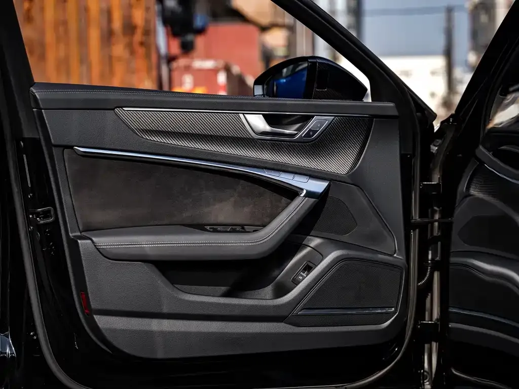 Audi RS 6 2023 из CN, фото 4