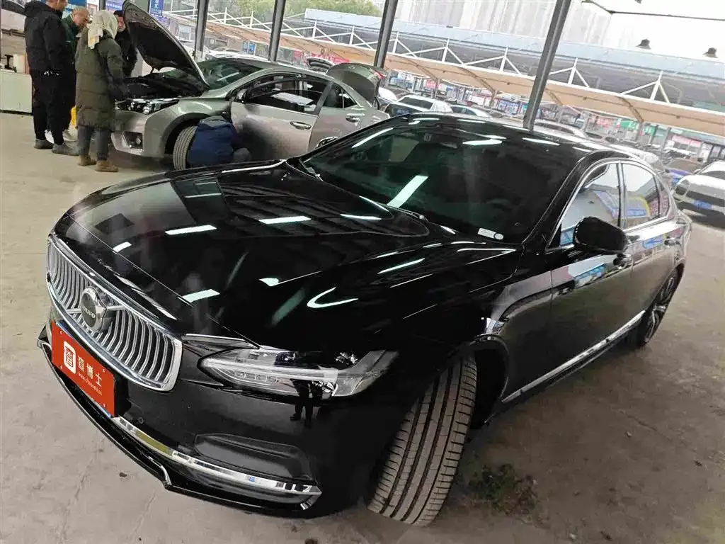 Volvo S90 2024 из CN, фото 1