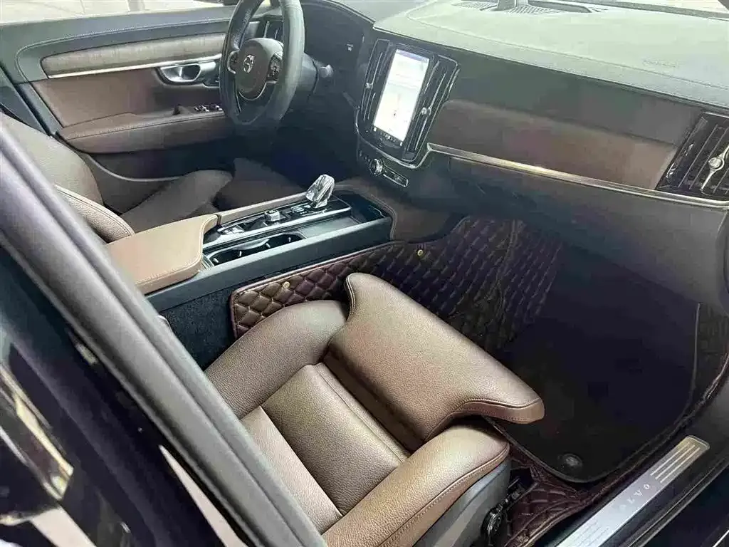 Volvo S90 2024 из CN, фото 6