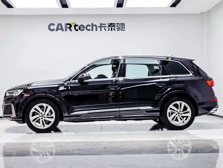 Audi Q7 2021 из CN, фото 10