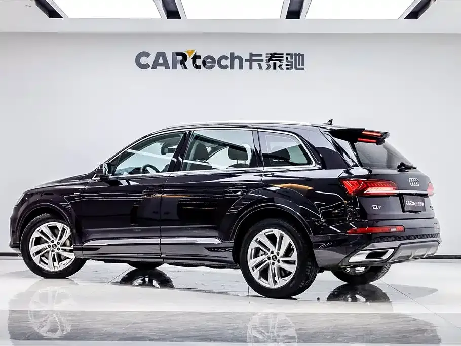 Audi Q7 2021 из CN, фото 7