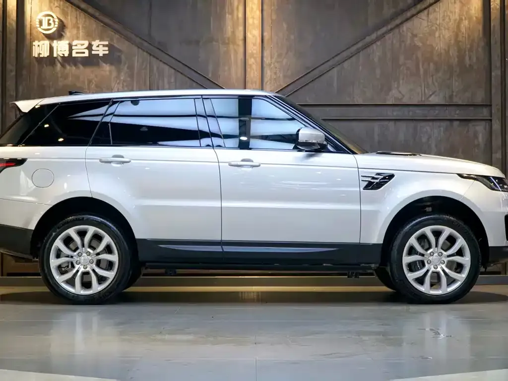 Land Rover Sport PHEV — фото 7