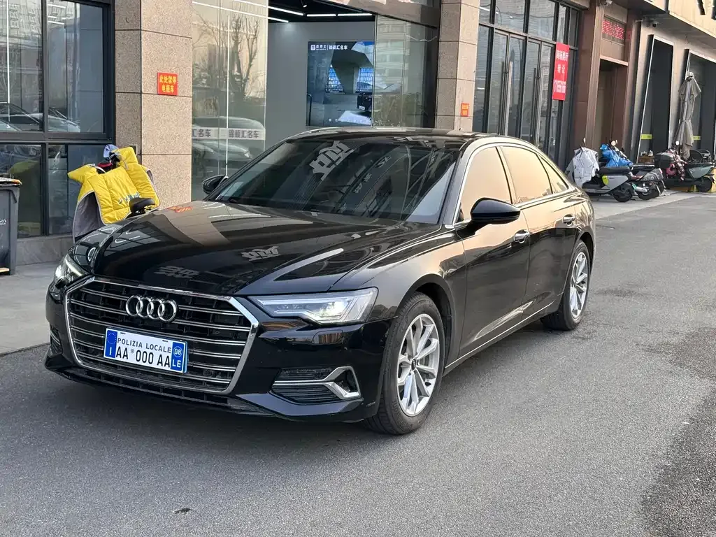 Audi A6L — фото 1