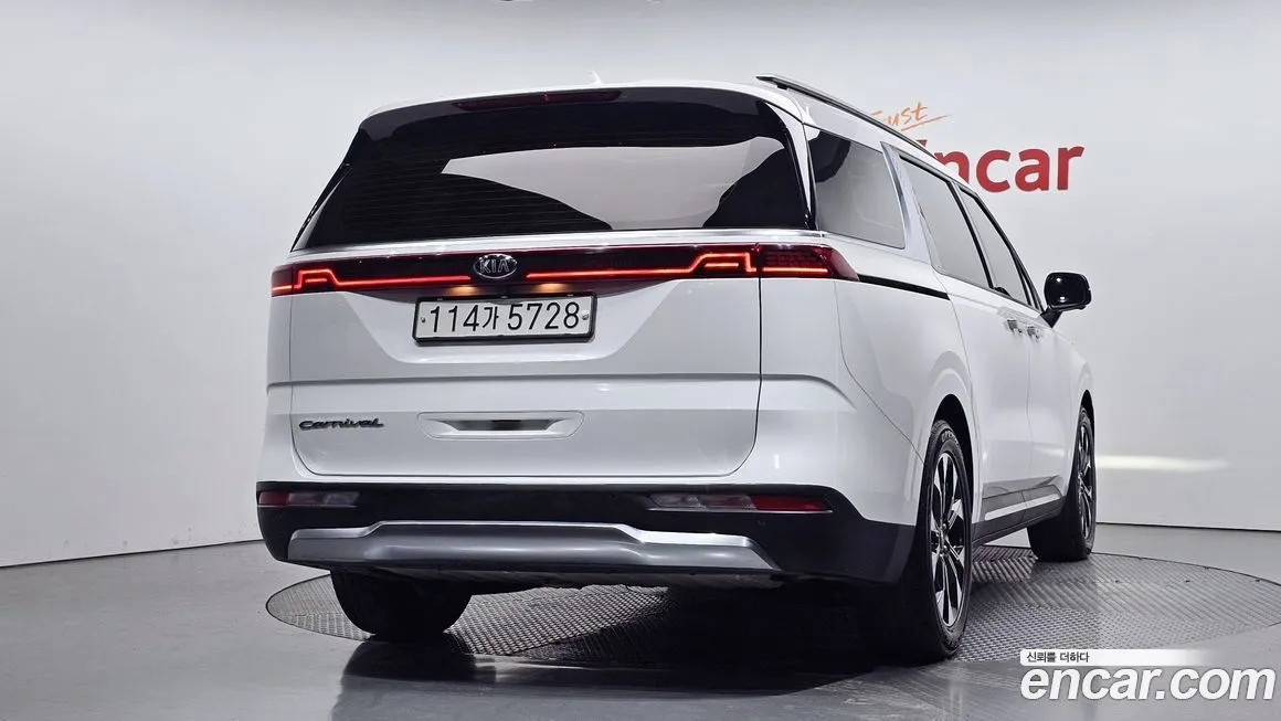 Kia Carnival — фото 2