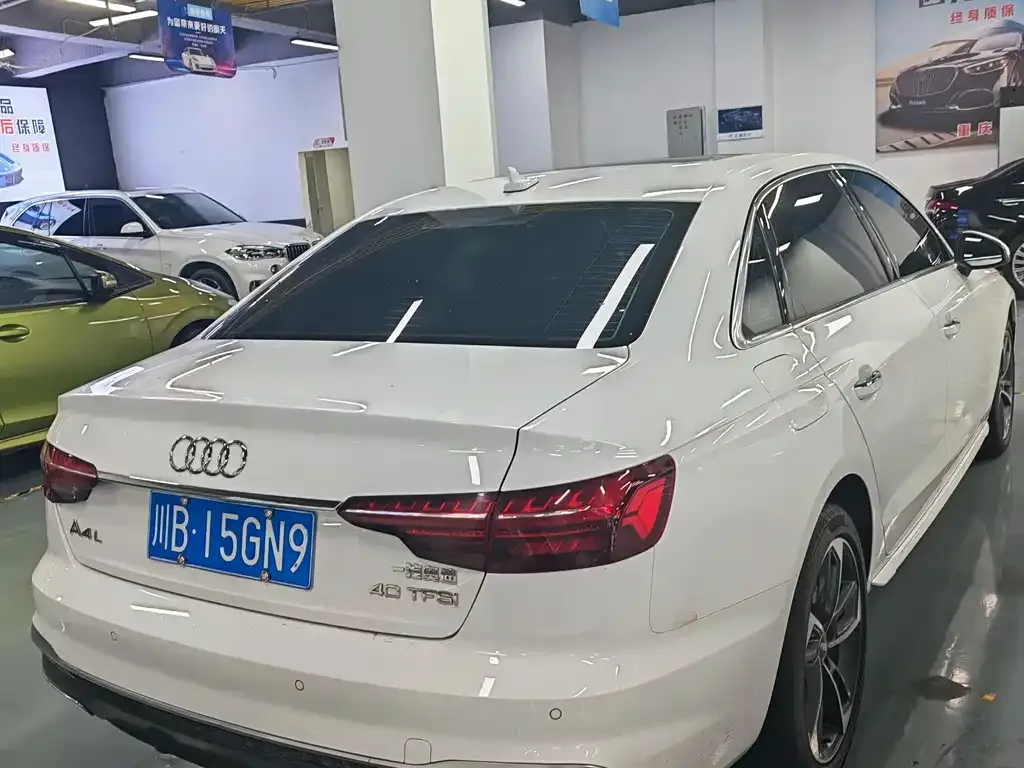 Audi A4L 2021 из CN, фото 6