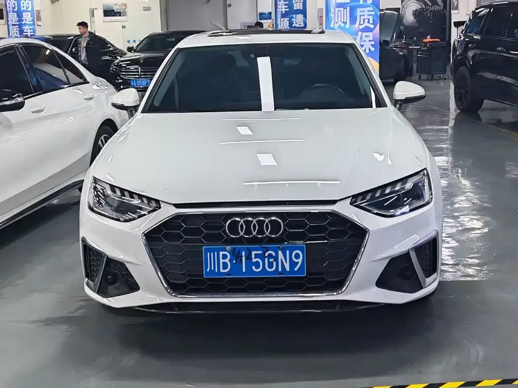 Audi A4L 2021 из CN, фото 4