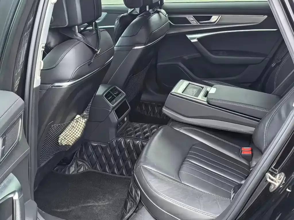 Audi A6L 2023 из CN, фото 2