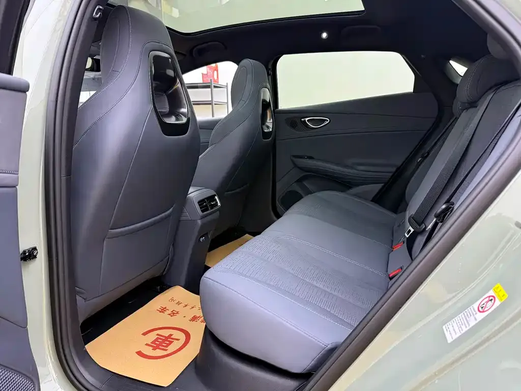 BYD Seal 06GT — фото 10