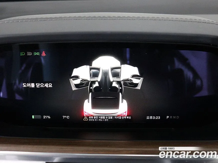 Tesla Model X — фото 9