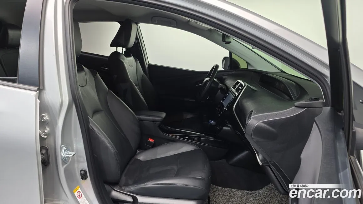 Toyota Prius 2021 из KR, фото 7