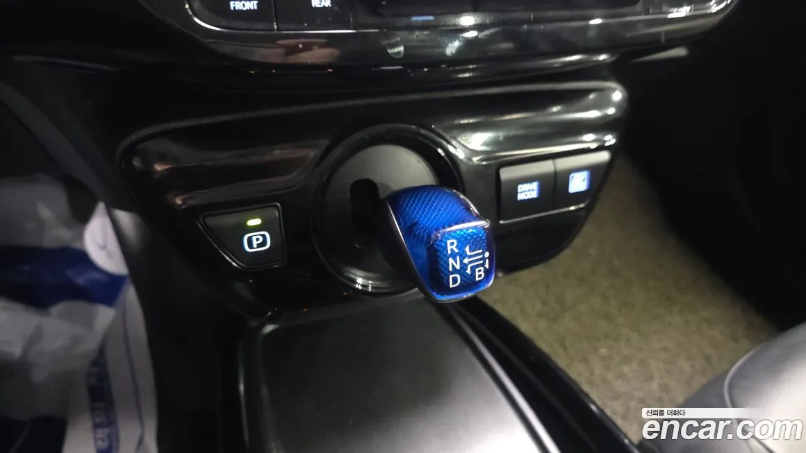 Toyota Prius 2021 из KR, фото 8