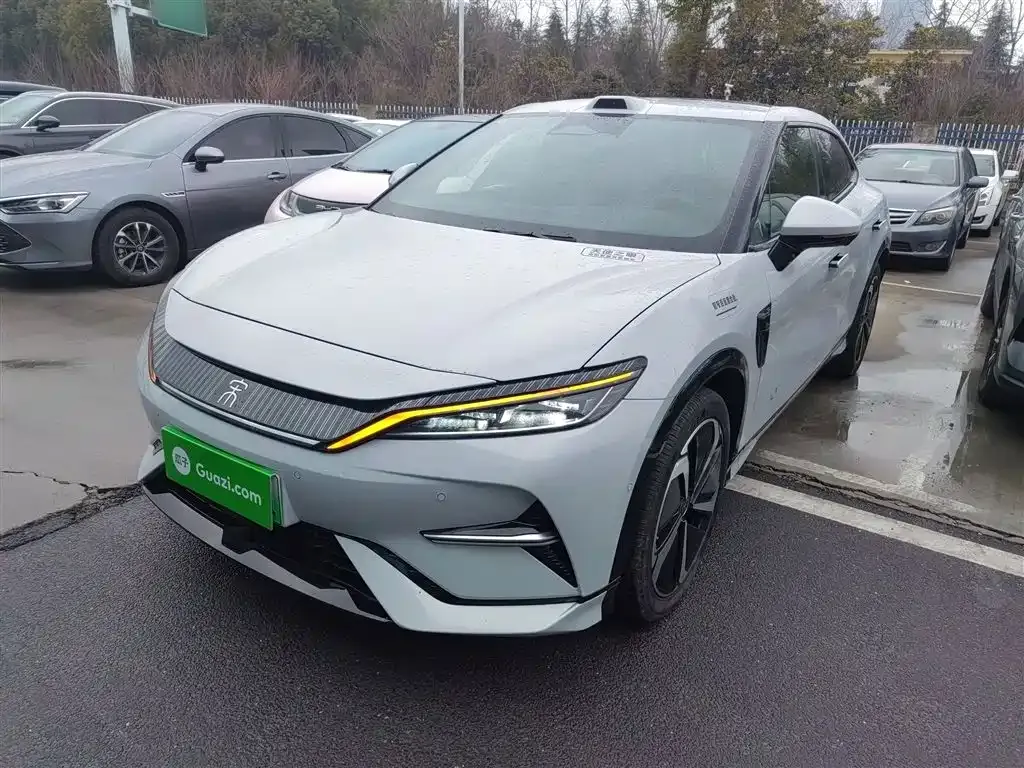 BYD L EV — фото 10