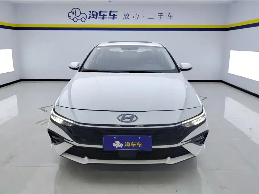 Hyundai Elantra — фото 5