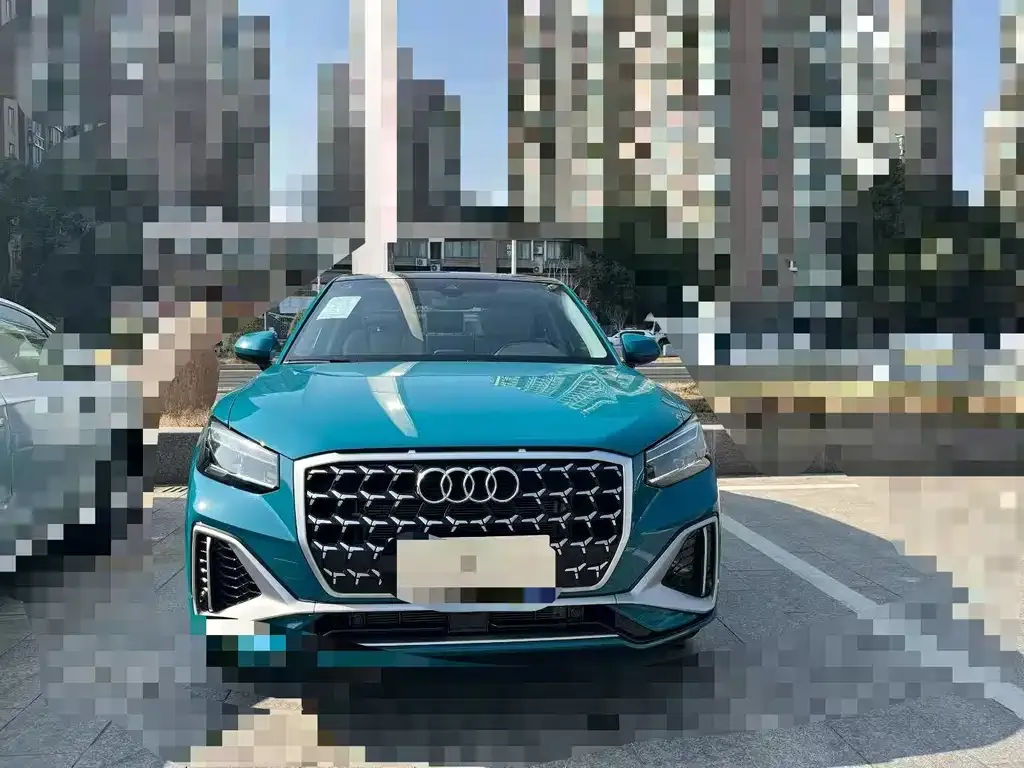 Audi Q2L 2025 из CN, фото 1
