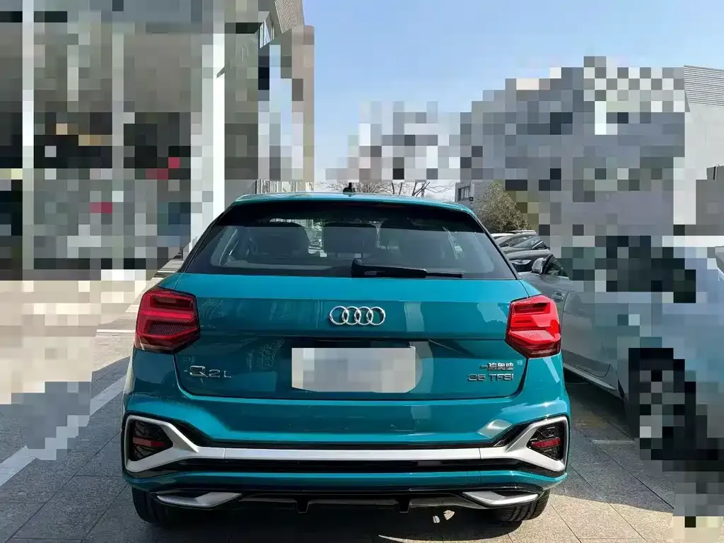 Audi Q2L 2025 из CN, фото 5