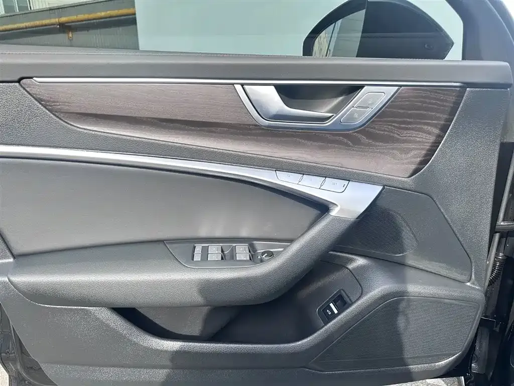 Audi A6L 2025 из CN, фото 9