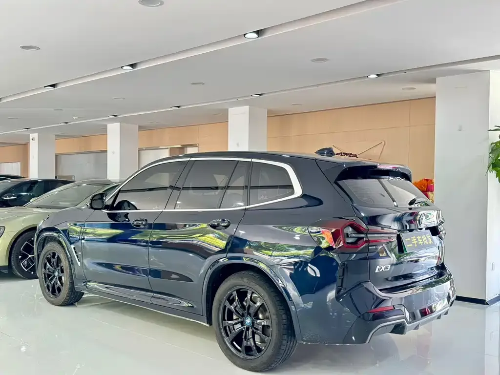 BMW iX3 — фото 2
