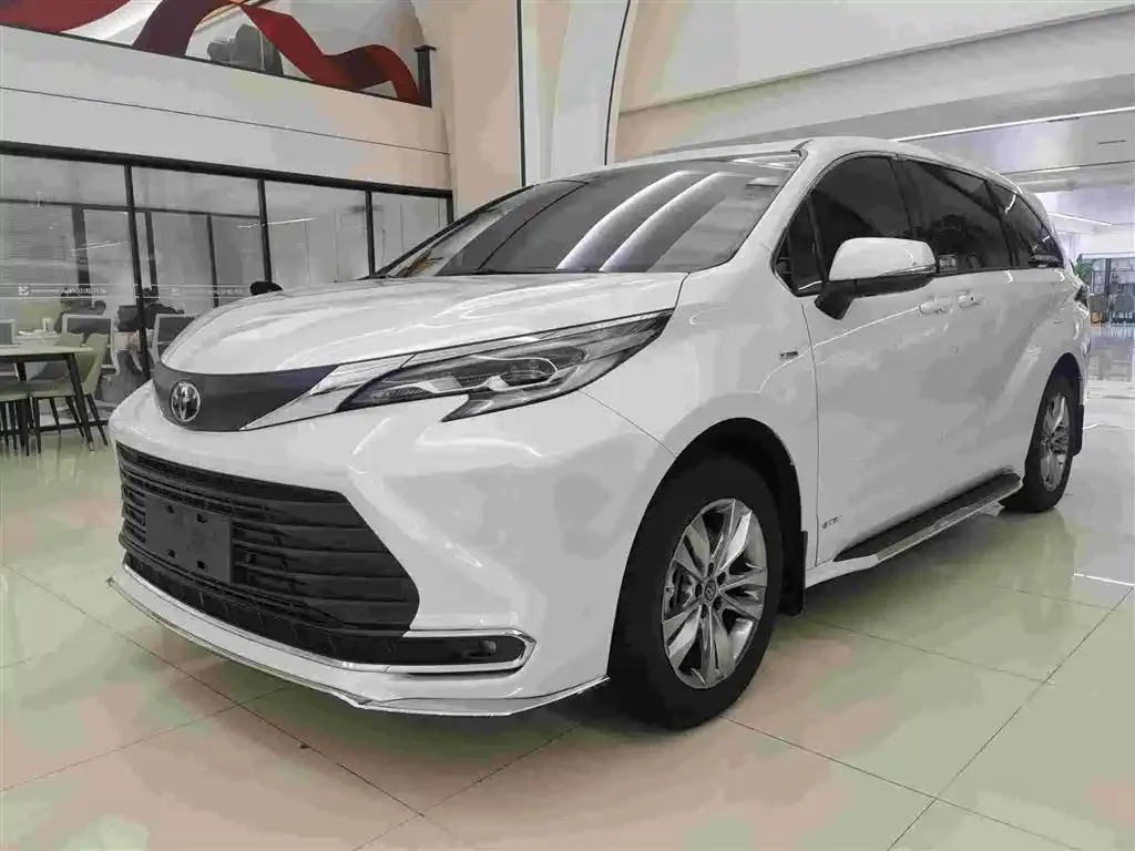 Toyota Sienna 2025 из CN, фото 1
