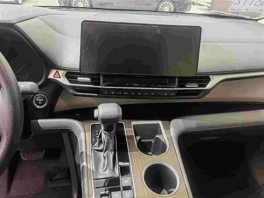 Toyota Sienna 2025 из CN, фото 10