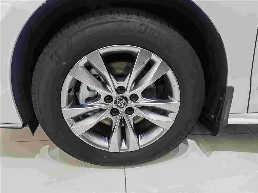 Toyota Sienna 2025 из CN, фото 3