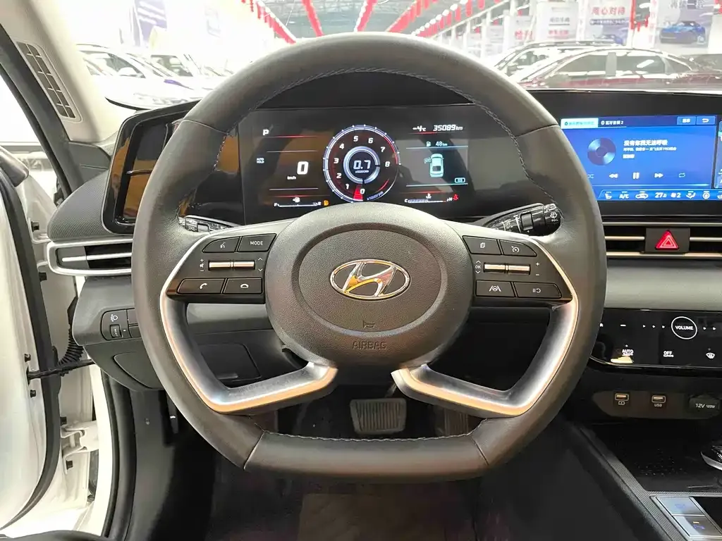Hyundai Elantra 2023 из CN, фото 6