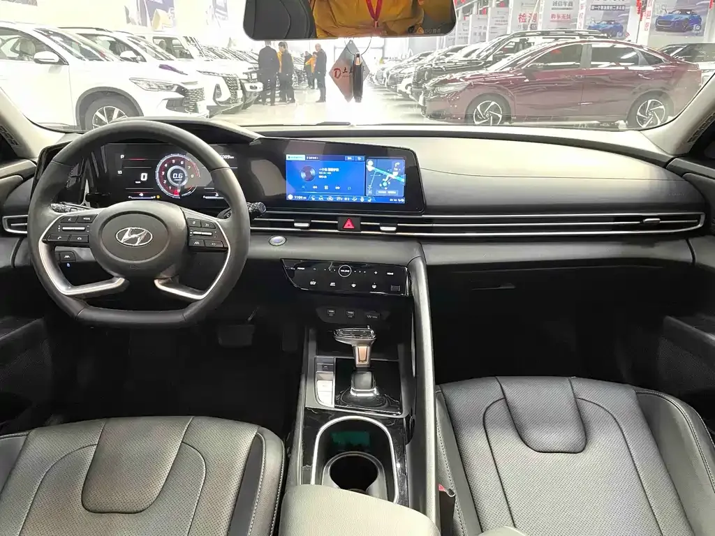 Hyundai Elantra 2023 из CN, фото 8